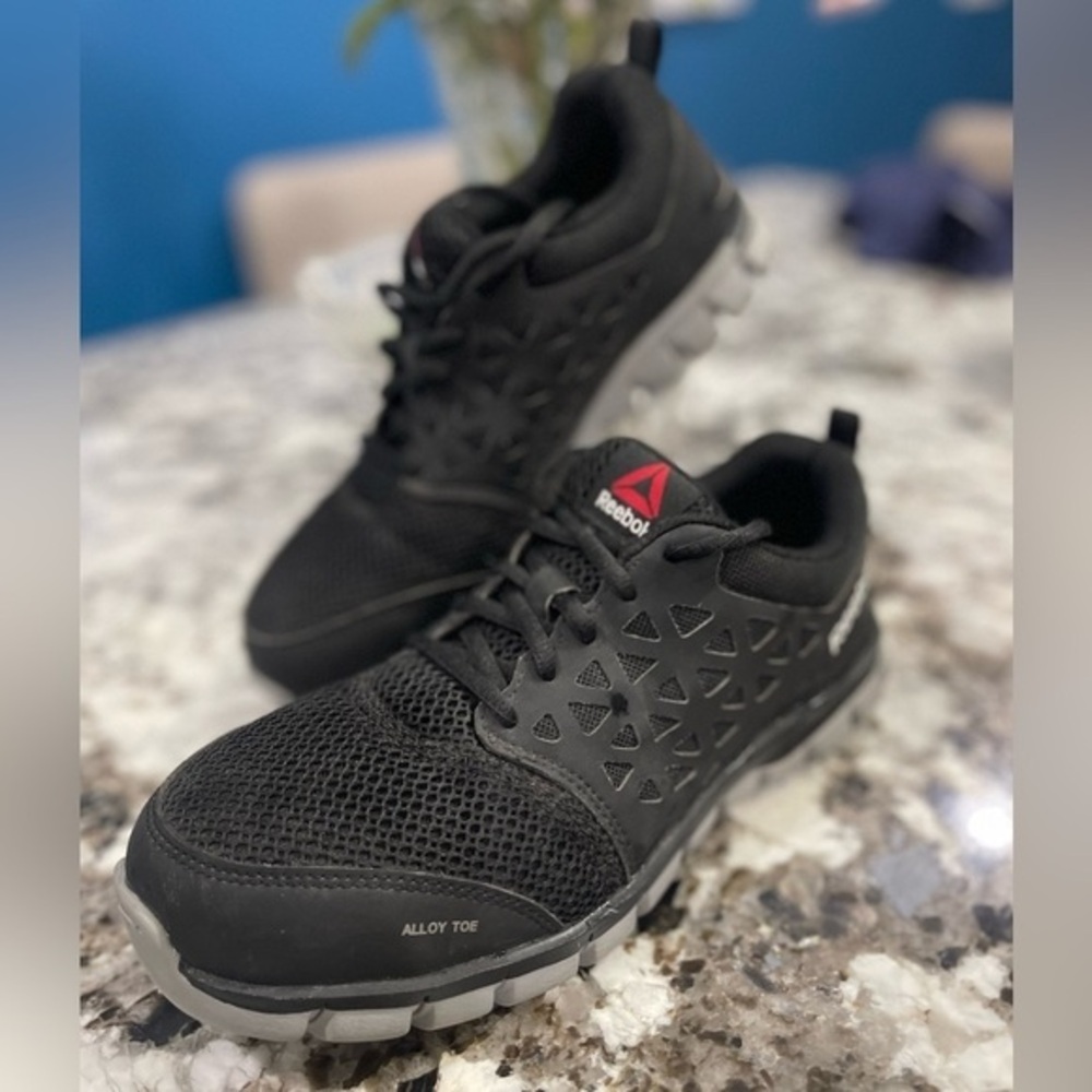 Reebok Sublite Cushion Safety Shoes woman’s size 8.5